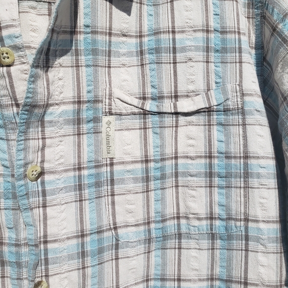 Columbia like new plaid short sleeve button down - Picture 3 of 8